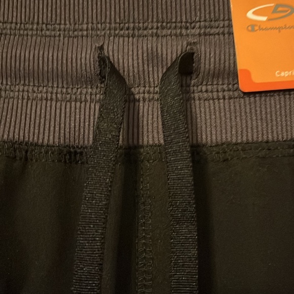 Champion Capri Workout Pants Stretch Fabric - Picture 4 of 5